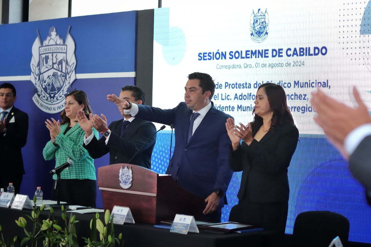 Adolfo Colín Sánchez tomó protesta como presidente municipal interino de Corregidora